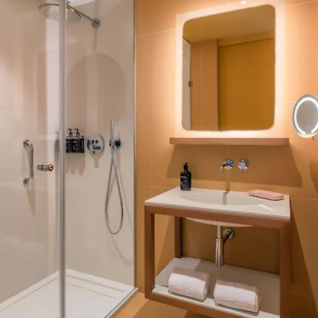 Radisson Blu 1835 Hotel, Hotel Cannes